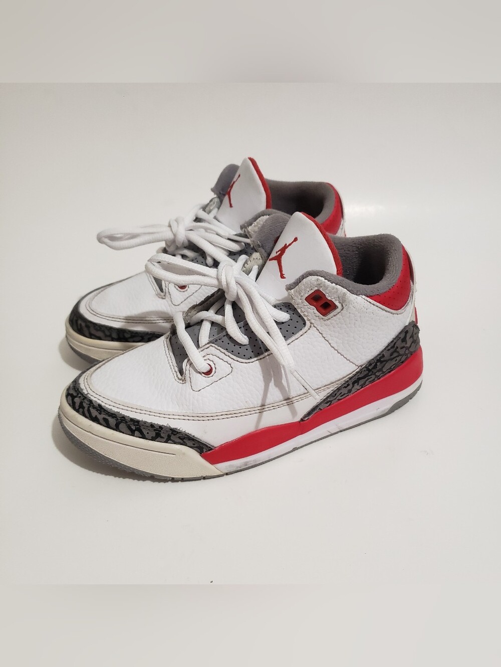Nike Air Jordan 3 Retro Fire Red 2022 White Cement Grey Kids Size 2Y DM0966-160